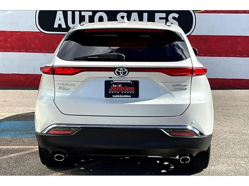 Used 2021 Toyota Venza Limited image 4