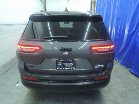 Used 2024 Jeep Grand Cherokee L Laredo image 8