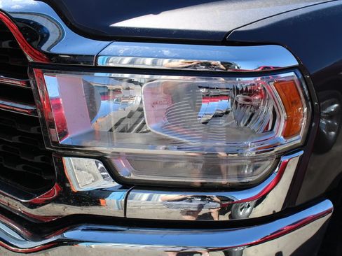 Used 2022 RAM 2500 Big Horn AWD/4WD image 11