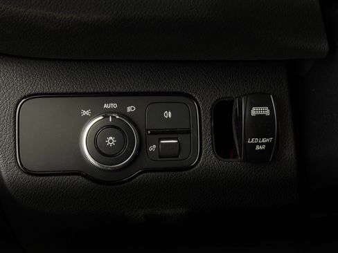 Used 2019 Mercedes-Benz Sprinter 2500 image 10