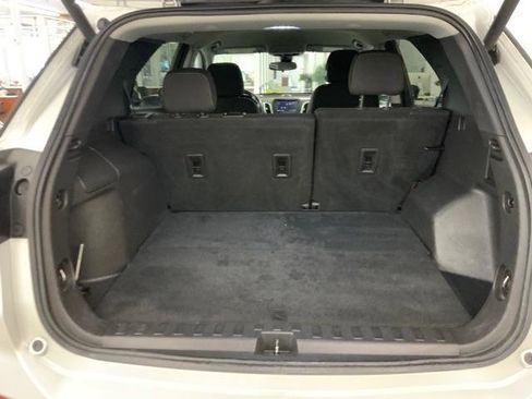 Used 2021 Chevrolet Equinox LT w/ Driver Convenience Package AWD/4WD image 33