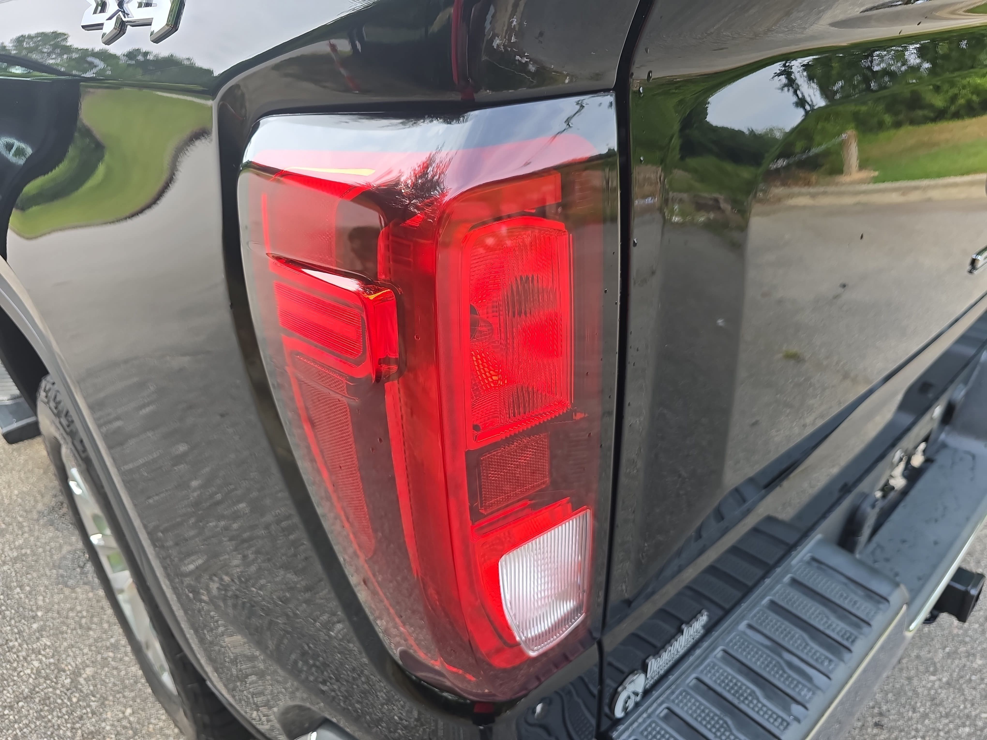 Used 2020 GMC Sierra 1500 SLE w/ SLE Value Package AWD/4WD image 30