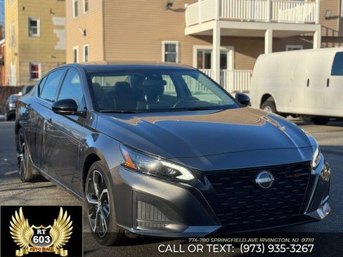 Used 2024 Nissan Altima 2.5 SR image 3