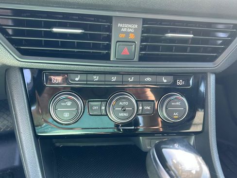 Used 2024 Volkswagen Jetta SE FWD image 18