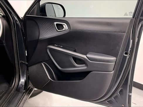 Used 2020 Kia Soul S FWD image 22