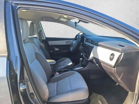 Used 2017 Toyota Corolla LE image 21