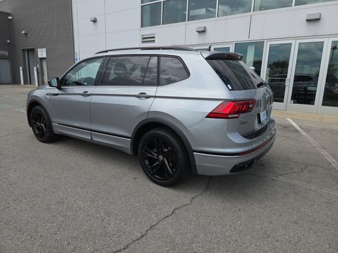 Certified 2023 Volkswagen Tiguan SE R-Line FWD image 11