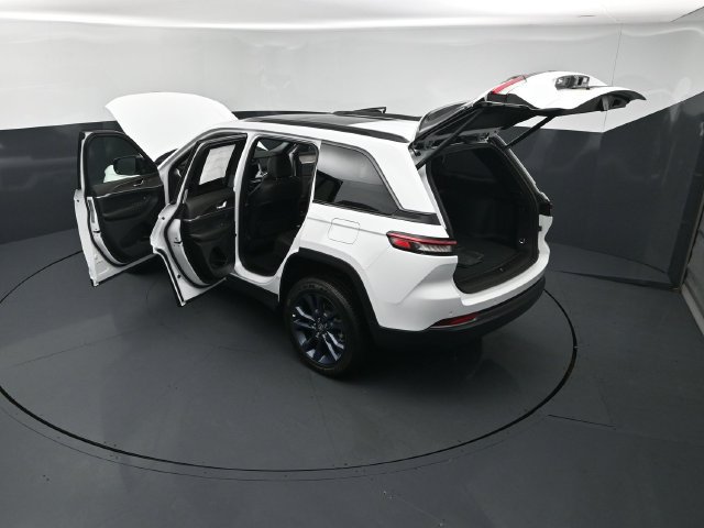 New 2026 Jeep Grand Cherokee Limited AWD/4WD image 28