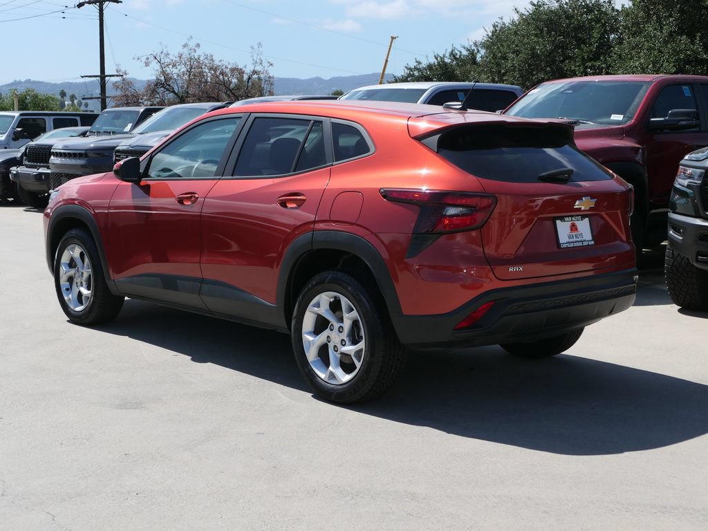 Used 2024 Chevrolet Trax LS w/ LS Convenience Package FWD image 5