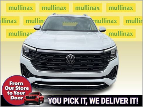 Used 2024 Volkswagen Atlas SEL Premium R-Line image 2