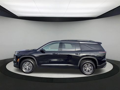 Used 2025 Chevrolet Traverse LT AWD/4WD image 5