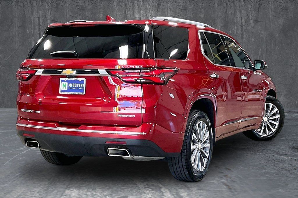 Used 2023 Chevrolet Traverse Premier AWD/4WD image 7