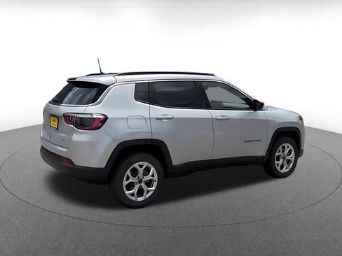 Used 2025 Jeep Compass Latitude AWD/4WD image 14