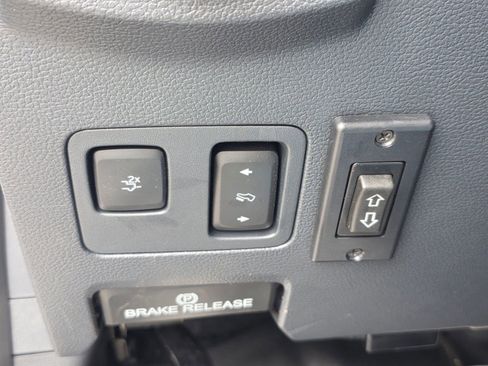 Used 2022 Ford F250 Lariat w/ Lariat Ultimate Package AWD/4WD image 15