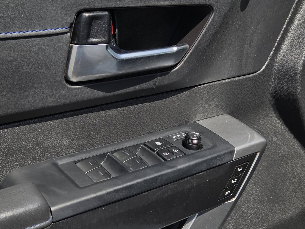 Used 2025 Toyota Tundra Platinum AWD/4WD image 16