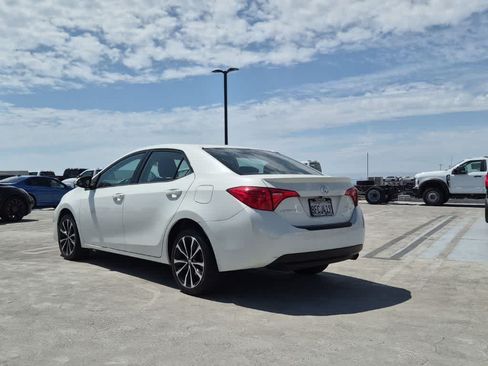 Used 2018 Toyota Corolla SE w/ Carpet Mat Package (TMS) FWD image 3