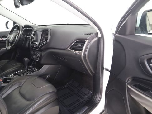 Used 2019 Jeep Cherokee Limited w/ Technology Group AWD/4WD image 40