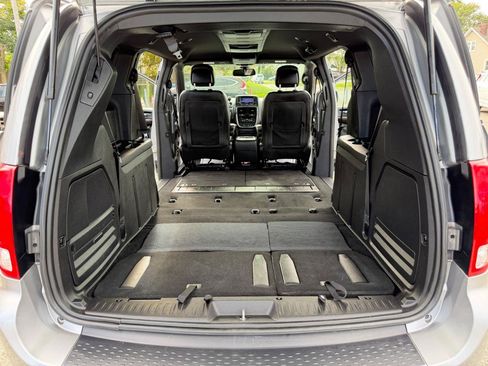 Used 2020 Dodge Grand Caravan GT FWD image 34