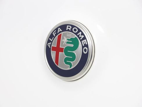 Used 2023 Alfa Romeo Stelvio Ti image 53