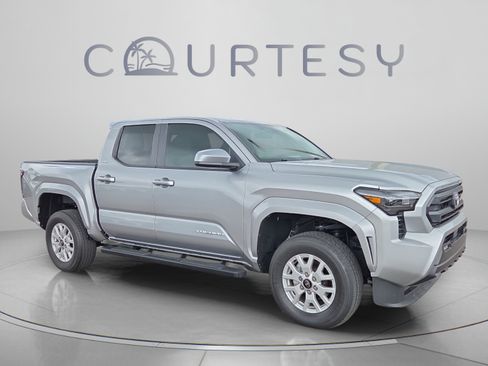 Certified 2025 Toyota Tacoma SR5 RWD image 7