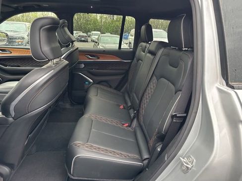 Used 2022 Jeep Grand Cherokee Summit AWD/4WD image 12