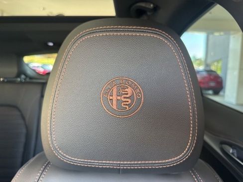 New 2025 Alfa Romeo Stelvio Sprint image 12