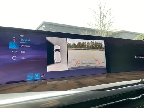 Used 2026 Cadillac Escalade Platinum Luxury image 68