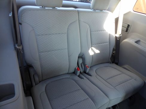 Used 2018 GMC Acadia SLE w/ Driver Alert Package I FWD image 15