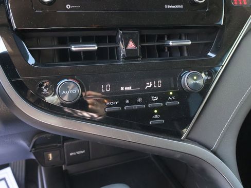 Used 2024 Toyota Camry SE image 30