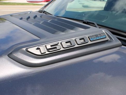 Used 2023 RAM 1500 Laramie AWD/4WD image 7