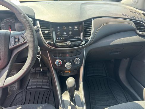 Used 2018 Chevrolet Trax LS AWD/4WD image 10