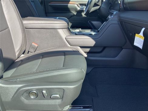 New 2026 GMC Sierra 2500 Denali w/ Denali Reserve Package image 15