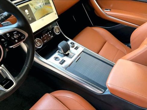 Used 2024 Jaguar XF R-Dynamic SE RWD image 17