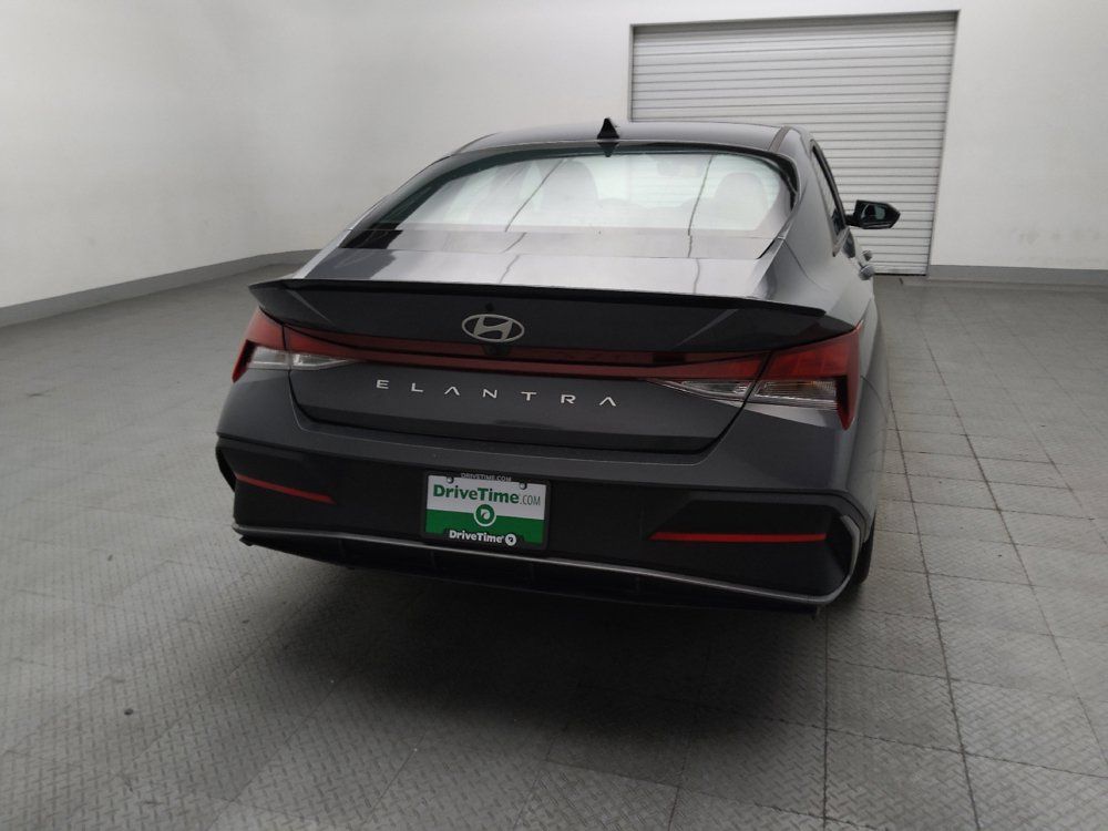 Used 2025 Hyundai Elantra Sport FWD image 7