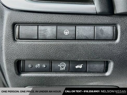 Certified 2025 Nissan Rogue SV FWD image 10