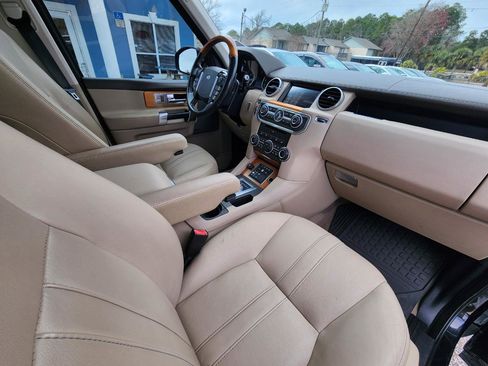 Used 2015 Land Rover LR4 HSE image 31