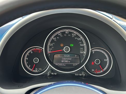 Used 2019 Volkswagen Beetle 2.0T SE FWD image 18