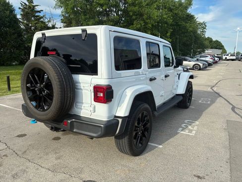 Used 2023 Jeep Wrangler Unlimited Sahara w/ Cold Weather Group AWD/4WD image 7