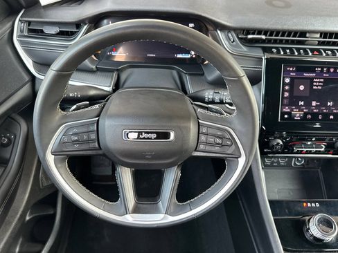 Used 2024 Jeep Grand Cherokee Altitude AWD/4WD image 15