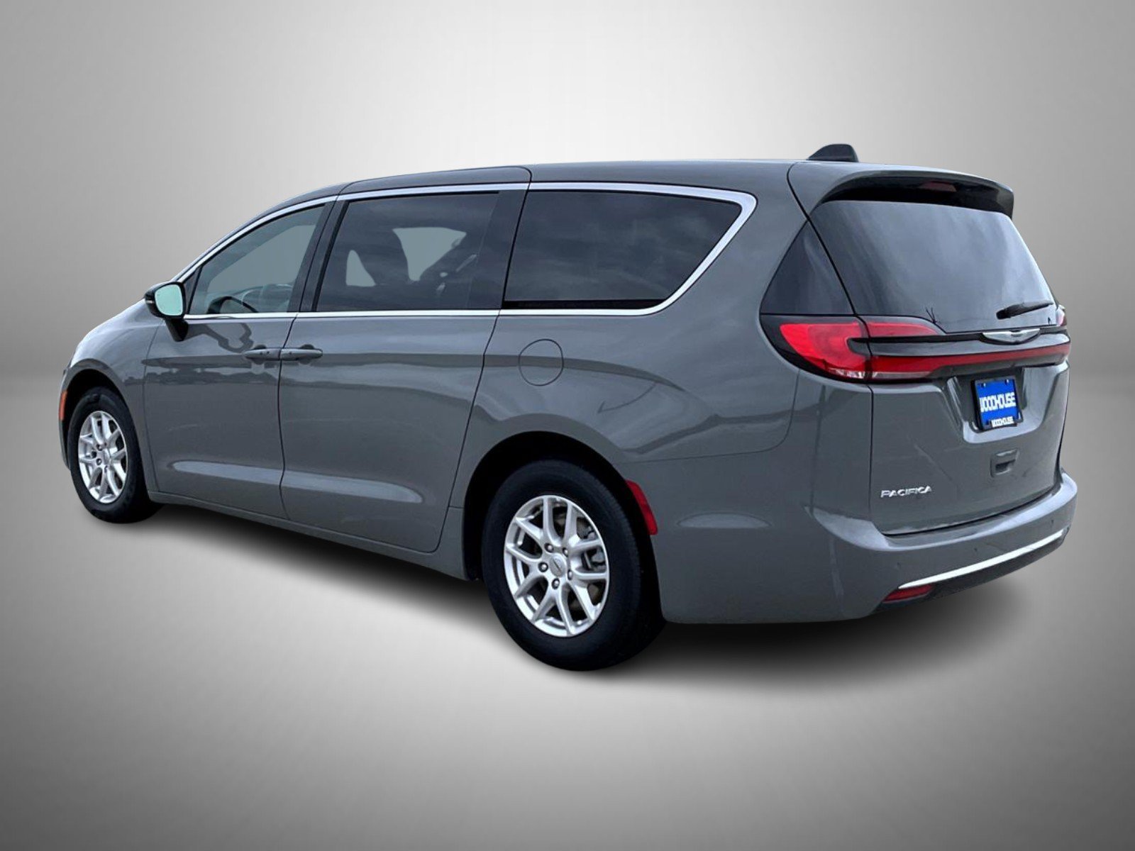 Used 2025 Chrysler Pacifica Select FWD image 8