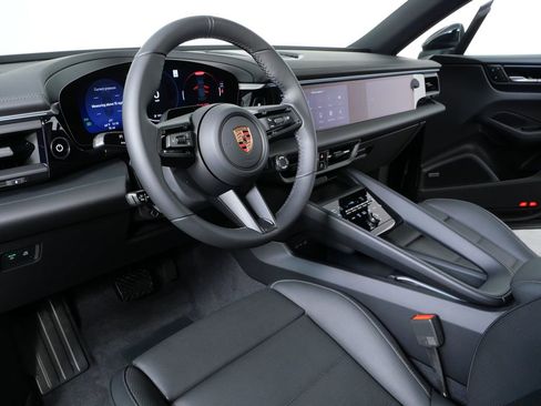 New 2026 Porsche Macan Electric image 4