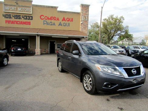 Used 2014 Nissan Pathfinder SV image 3