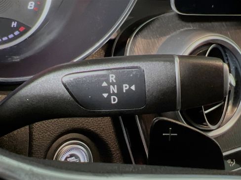 Used 2021 Mercedes-Benz GLC 300 image 24