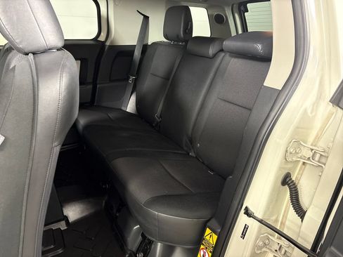 Used 2014 Toyota FJ Cruiser 4WD w/ Upgrade Package image 29