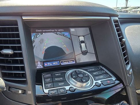 Used 2017 INFINITI QX70 2WD w/ Limited Package image 18