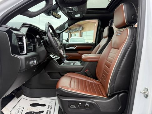 Used 2024 GMC Sierra 3500 Denali Ultimate image 10