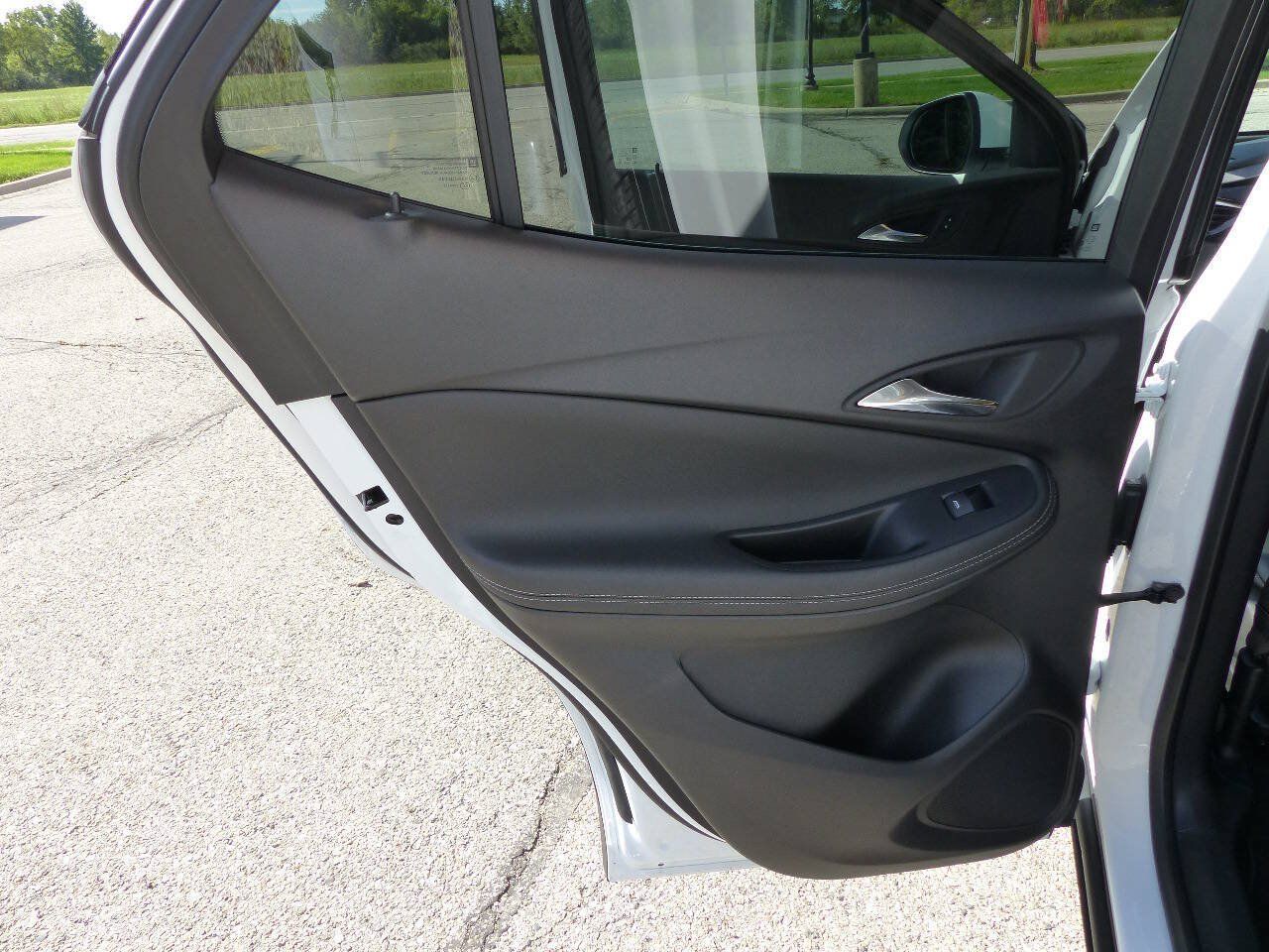 Used 2023 Buick Encore GX Select FWD image 33