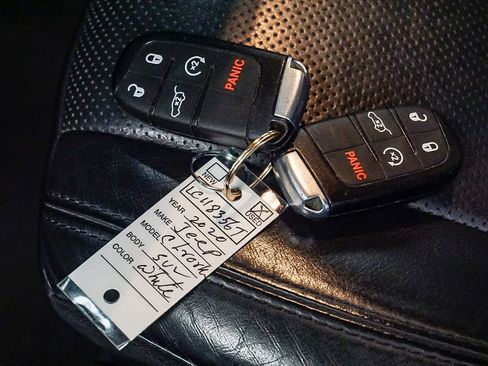 Used 2020 Jeep Grand Cherokee Limited w/ Luxury Group II image 21