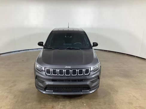 Used 2024 Jeep Compass Sport AWD/4WD image 2