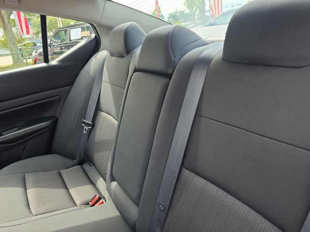 Used 2025 Nissan Altima 2.5 SV FWD image 12